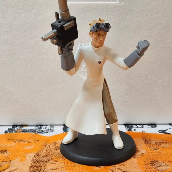 Dr. Horrible's Sing-Along Blog Hand-Painted Resin Maquette Statue #146/1000 - Picture 2 of 16